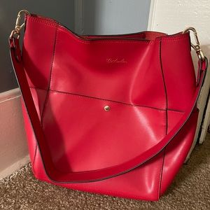 SASSY, Bostanten Red Leather Tote 💃🏼 ❤️